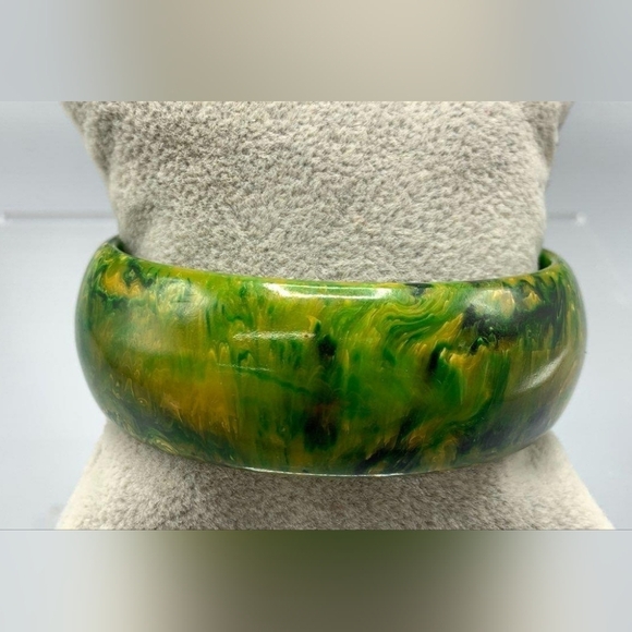 BAKELITE End of Day Marbled Bracelet & Earrings Green, Gold, Black Vintage Set - Picture 6 of 16